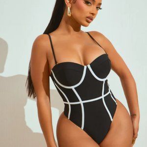 Fashion Nova NWT 1 piece swimsuit 2X